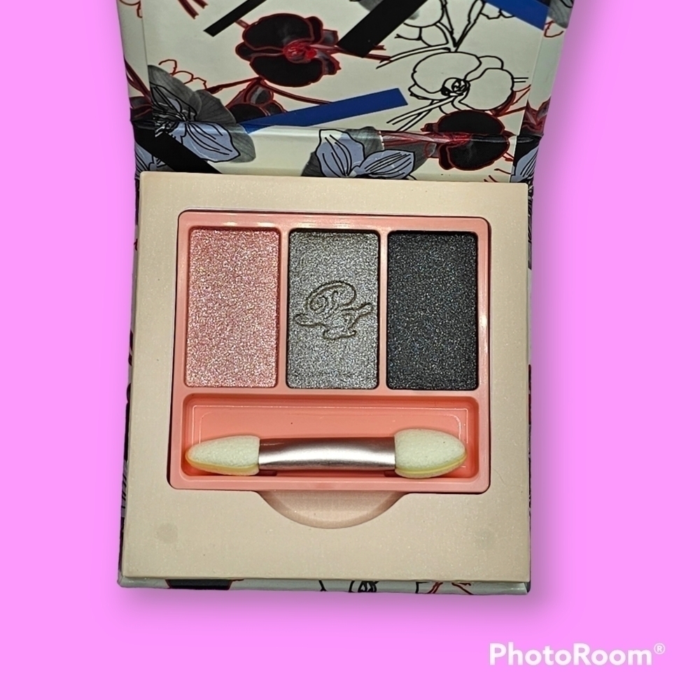 Paul & Joe Eye Color Trio 002 LE